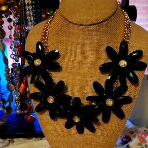 Fashion black flower necklace